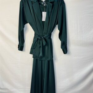 NWT MISA PANT SUIT Green Long Sleeve Jacket with Notched Collar and wide legged